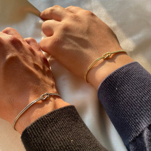 Armband "Ewiger Knoten" (KAUPFE 1 ERHALTE 1 GRATIS)