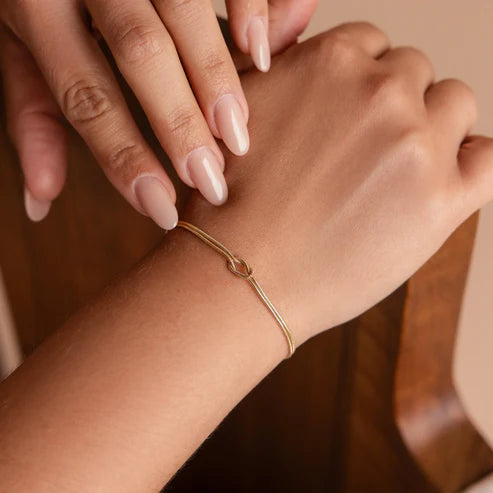 Armband "Ewiger Knoten" (KAUPFE 1 ERHALTE 1 GRATIS)