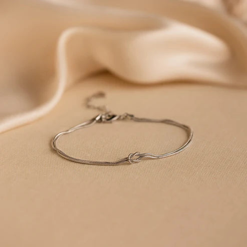 Armband "Ewiger Knoten" (KAUPFE 1 ERHALTE 1 GRATIS)